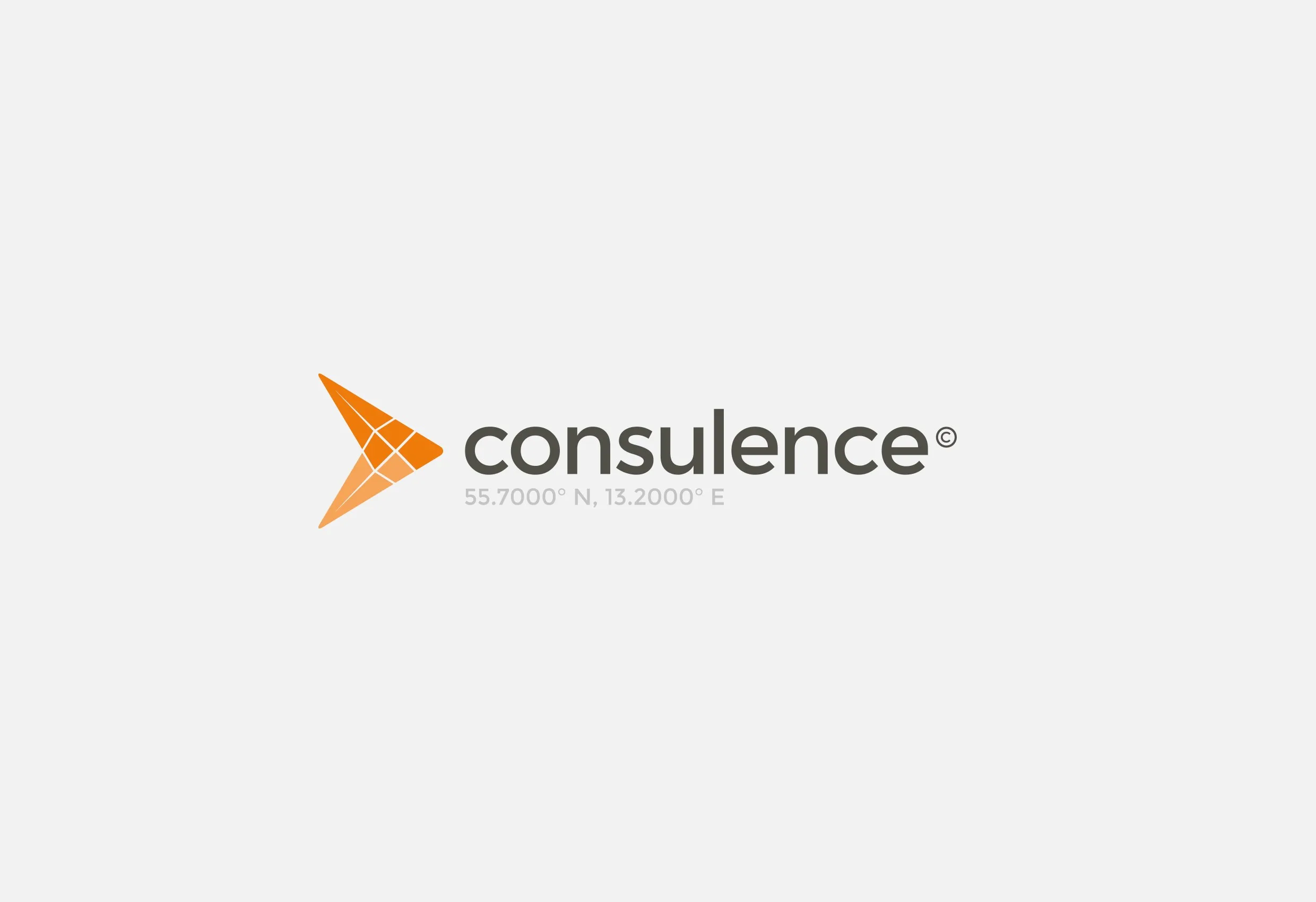 Consulences logotyp: en orange pil bredvid ordet ”consulence”