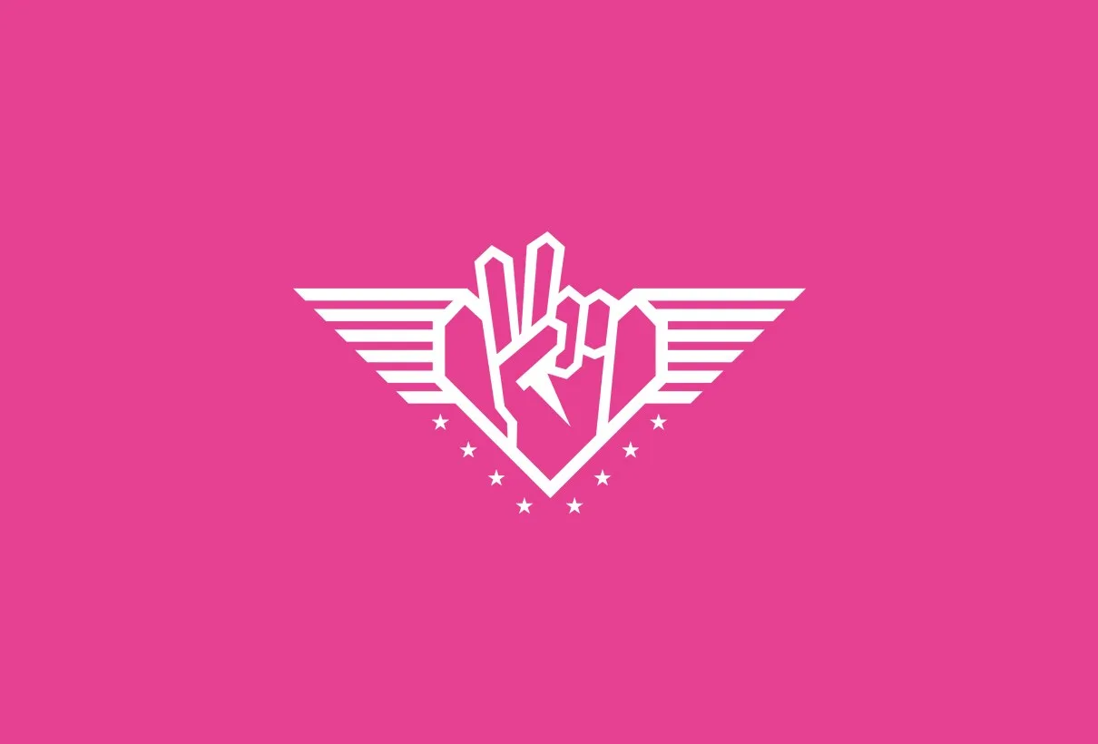 House of Tests symbol i vitt på rosa botten
