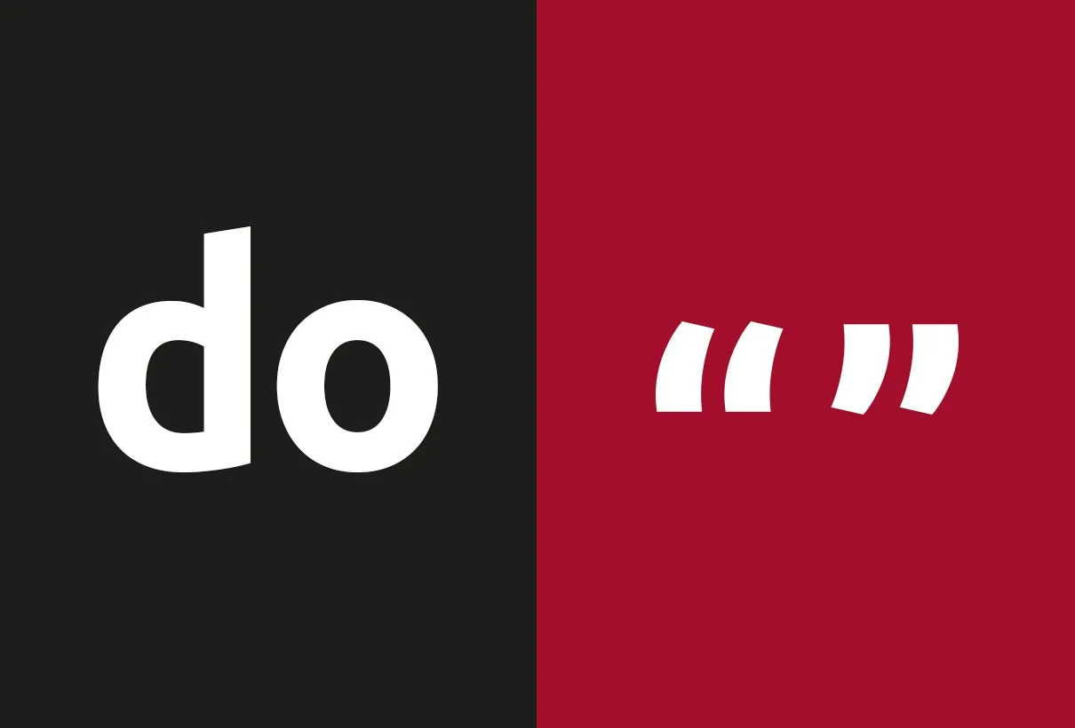 Typografiprov: ordet ”do” i vitt på svart och citattecken i vitt på rött