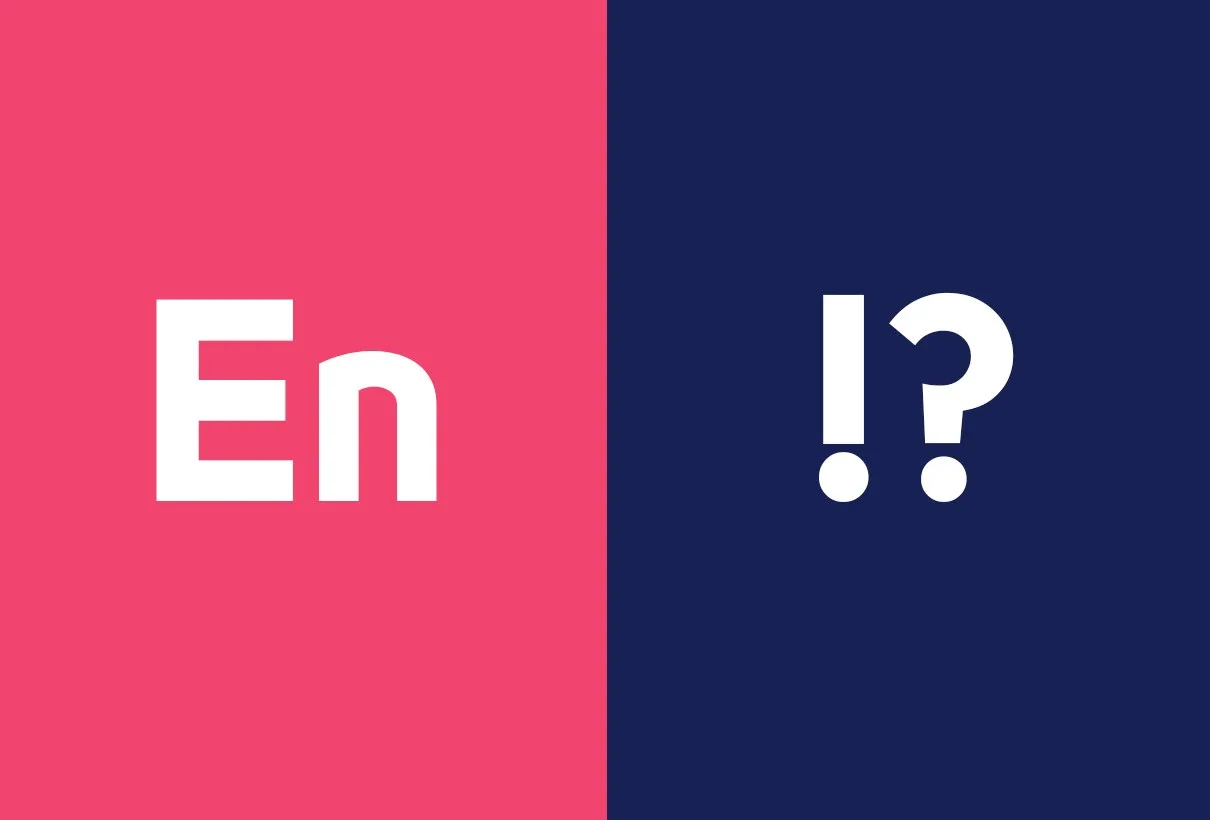 Typografiprov: bokstäverna ”En” i vitt på rosa och ”!?” i vitt på mörkblått