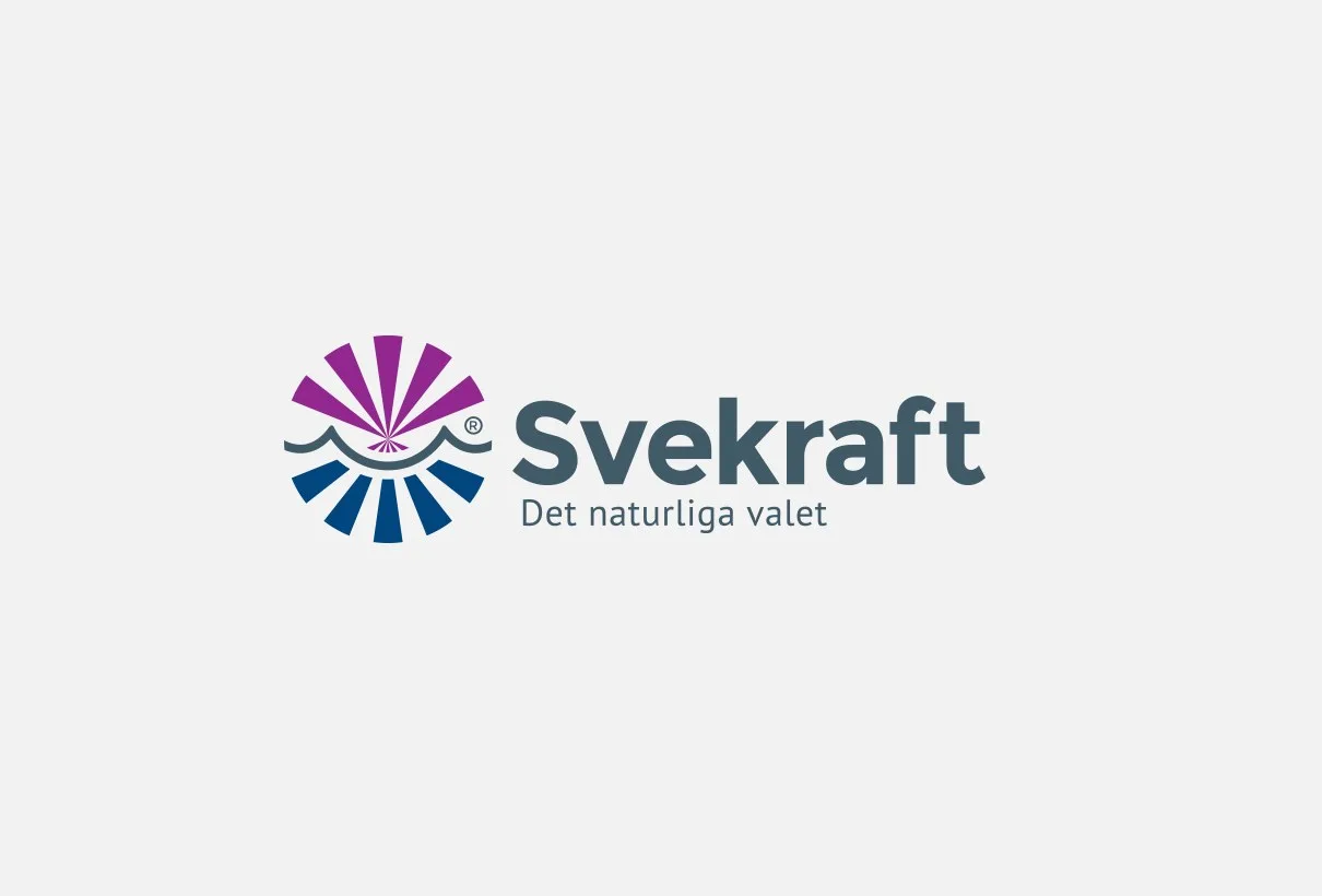 Svekrafts logotyp i liggande utförande, med symbolen före ordet ”Svekraft”