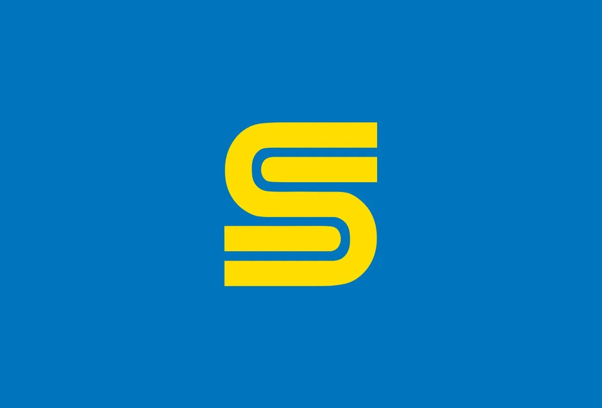 Swedlinks symbol, ett gult S, på blå botten